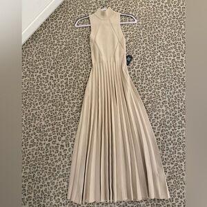 NWT. EXPRESS TAN KNIT DRESS. SIZE XS.